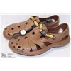 Image 1 : GEKKOS SPORT SANDALS SIZE LARGE