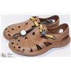 Image 1 : GEKKOS SPORT SANDALS SIZE LARGE