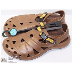 GEKKOS SANDALS SIZE LARGE