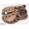 Image 1 : GEKKOS SANDALS SIZE LARGE
