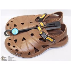 GEKKOS SANDALS SIZE LARGE