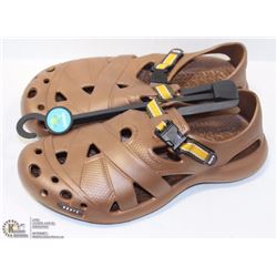 GEKKOS SANDALS SIZE LARGE