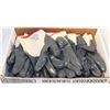 Image 1 : 5 PAIRS OF PVC DIPPED WORK GLOVES, WRIST CUTOFF