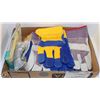 Image 1 : FLAT OF ASST. WORK GLOVES AND GLASSES