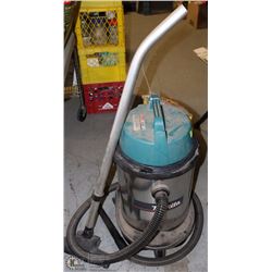MAKITA SHOP VAC WITH FILTERS