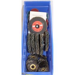 LOT OF ABRASIVE DISCS