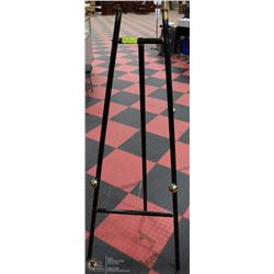 LARGE MUSEUM STYLE EASLE