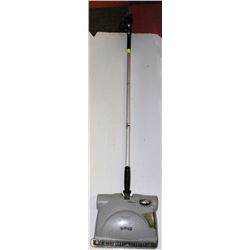 SHARK RECHARGEABLE HARDWOOD FLOOR VACUUM W/ CHARGE