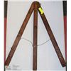 Image 1 : WOOD TABLE TOP ART EASEL