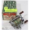 Image 1 : PFLUEGER AKRON LEVEL WIND FISHING REEL IN BOX