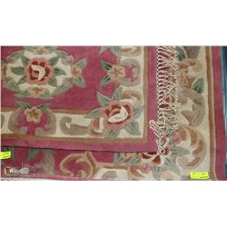 ESTATE WOOL 5 X 8 AREA CARPET WITH ENTRANCE
