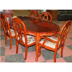CARVED STYLE TABLE WITH 5 CHAIRS AND 1 LEAF
