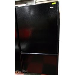 LARGE AMANA REFRIGERATOR WITH BOTTOM DRAWER