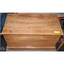 SOLID WOOD STORAGE TRUNK HANCRAFTED BY HENRY VAN