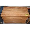 Image 1 : SOLID WOOD STORAGE TRUNK HANCRAFTED BY HENRY VAN