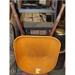 4 CU FT WHEEL BARRELL