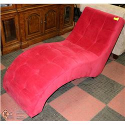 CURVED RED MICROFIBRE CHAISE
