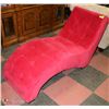 Image 1 : CURVED RED MICROFIBRE CHAISE