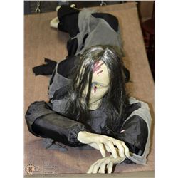CREEPY CRAWLING GIRL MOTORIZED