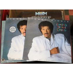 BOX OF APPROX 100 VINTAGE RECORDS INCL LIONEL