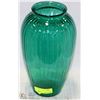 Image 1 : FOREST GREEN GLASS VASE