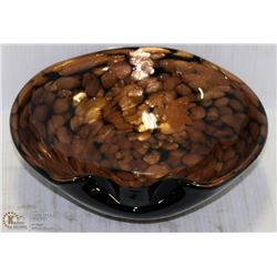BLACK AND GOLD PLATE ART GLASS DISH