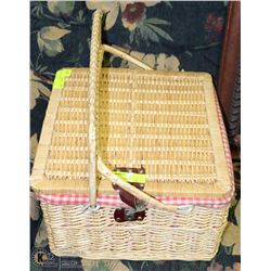 WICKER BASKET