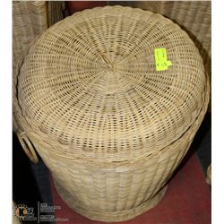 WICKER HAMPER
