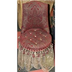 BOMBAY VINTAGE STYLE ACCENT CHAIR