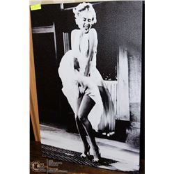 PICTURE OF MARLYN MONROE 60” BY 90”