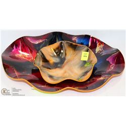 PAIR OF DECORATIVE SHELL STYLE PLATTERS