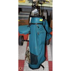CALLAWAY GOLF BAG SELF STANDING WITH CLUBS