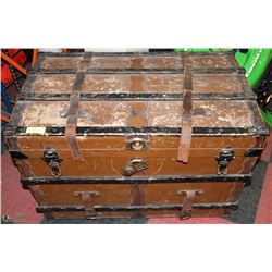 HUGE ANTIQUE WOODSTEAMER TRUNK WITH