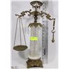 Image 1 : VINTAGE DECORATIVE SCALE