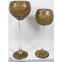 PAIR OF DECORATIVE CRACKLED GLASS GLASSES