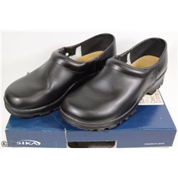 NEW SIKA FLEX SLIDE ON SHOE SIZE 12-12.5 CDN