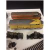 Image 2 : VINTAGE COLLECTIBLE LIONEL TOY TRAINS W/ RAILROAD TRACKS