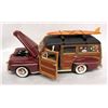 Image 2 : 3 WOOD PANELED CARS