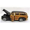 Image 8 : 3 WOOD PANELED CARS