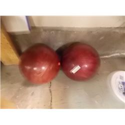 BOWLING BALLS - 2 TTL