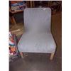 Image 1 : WOOD FRAMED MESH CHAIR