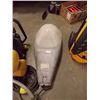 Image 1 : YARD LIGHT