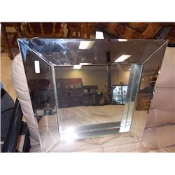 BOX MIRROR