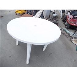 ROUND PATIO TABLE