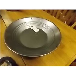NEW GOLD PAN - ESTWING - METAL -