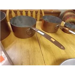 ANTIQUE HAND HAMMERED HEAVY COPPER POT - MEDIUM BELIEVED TO BE OVER 100 YEARS OLD