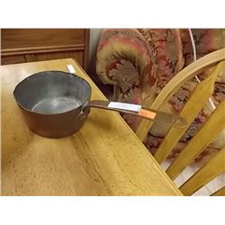 ANTIQUE HAND HAMMERED HEAVY COPPER POT - SMALL BELIEVED TO BE OVER 100 YEARS OLD