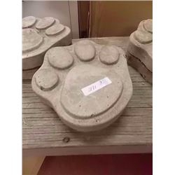 CONCRETE - STEPPING STONE - PAW - SMALL - 2 TTL