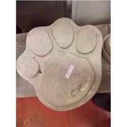 CONCRETE - STEPPING STONE - PAW - MED