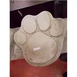 CONCRETE - STEPPING STONE - PAW - LARGE